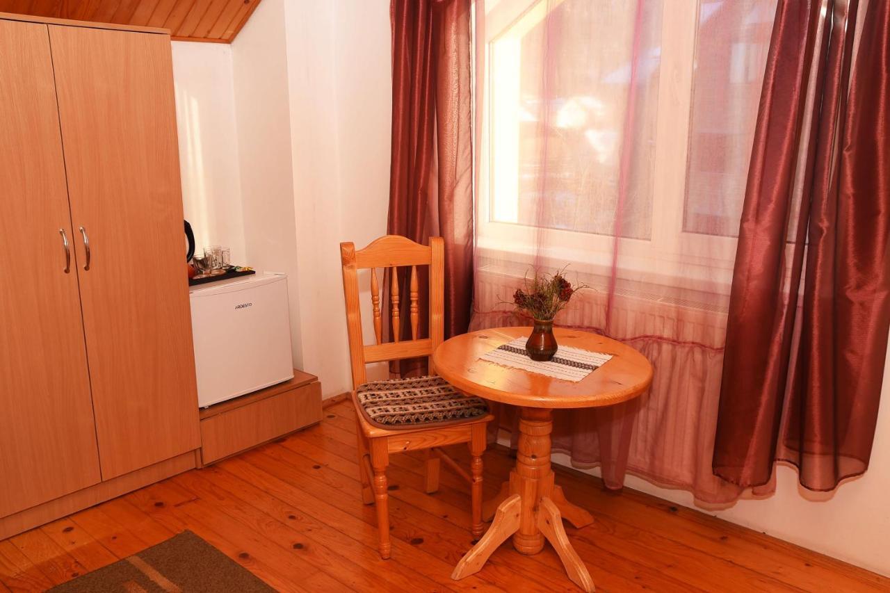 Oskolok Dovbusha Mini-Hotel Yaremche Ngoại thất bức ảnh