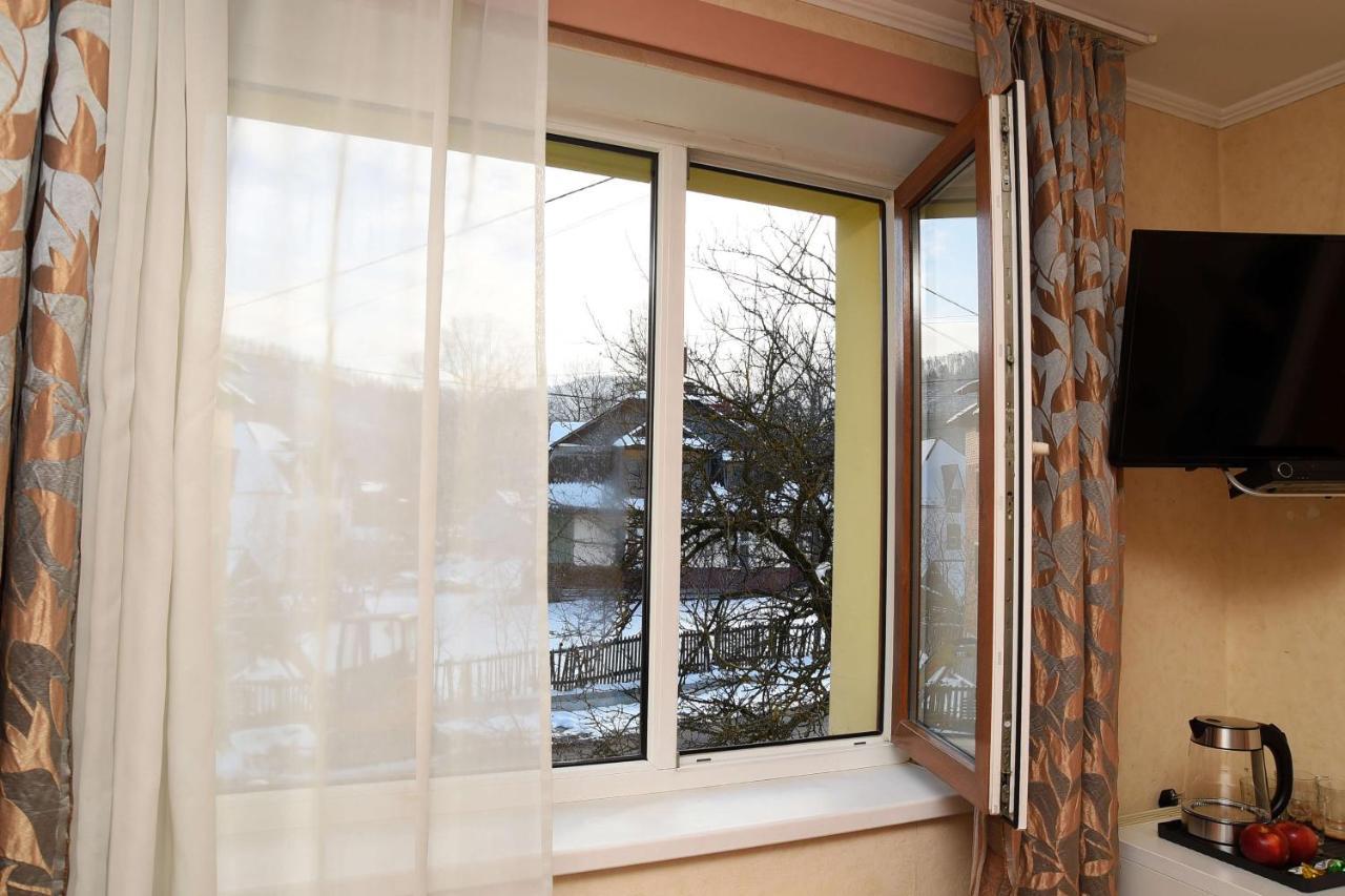 Oskolok Dovbusha Mini-Hotel Yaremche Ngoại thất bức ảnh