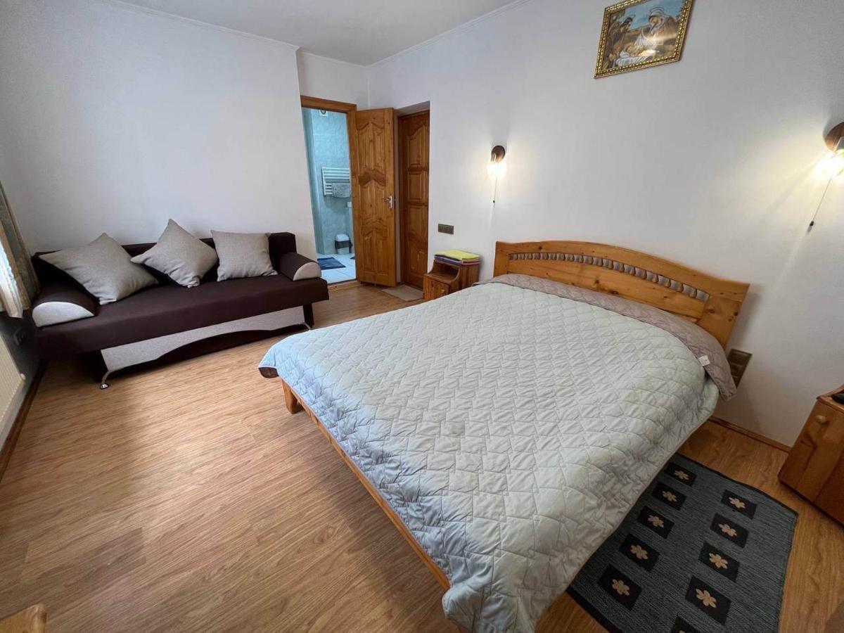 Oskolok Dovbusha Mini-Hotel Yaremche Ngoại thất bức ảnh