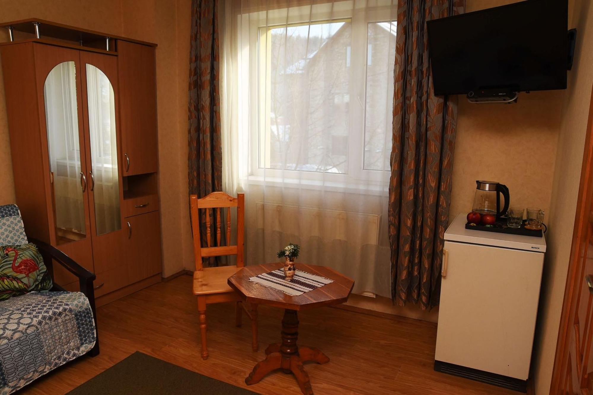 Oskolok Dovbusha Mini-Hotel Yaremche Phòng bức ảnh
